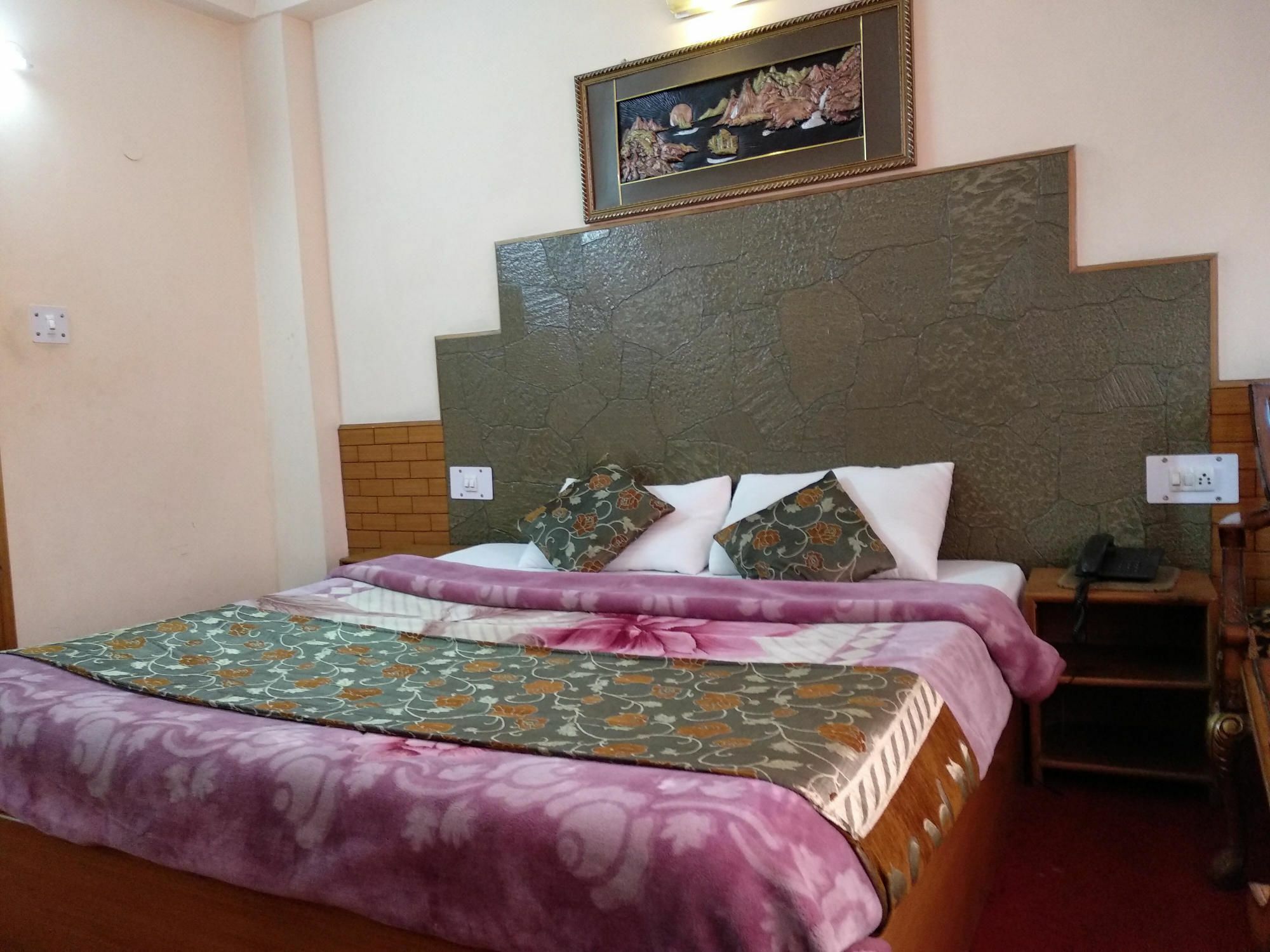 Chichoga Holiday Inn Manāli Dış mekan fotoğraf